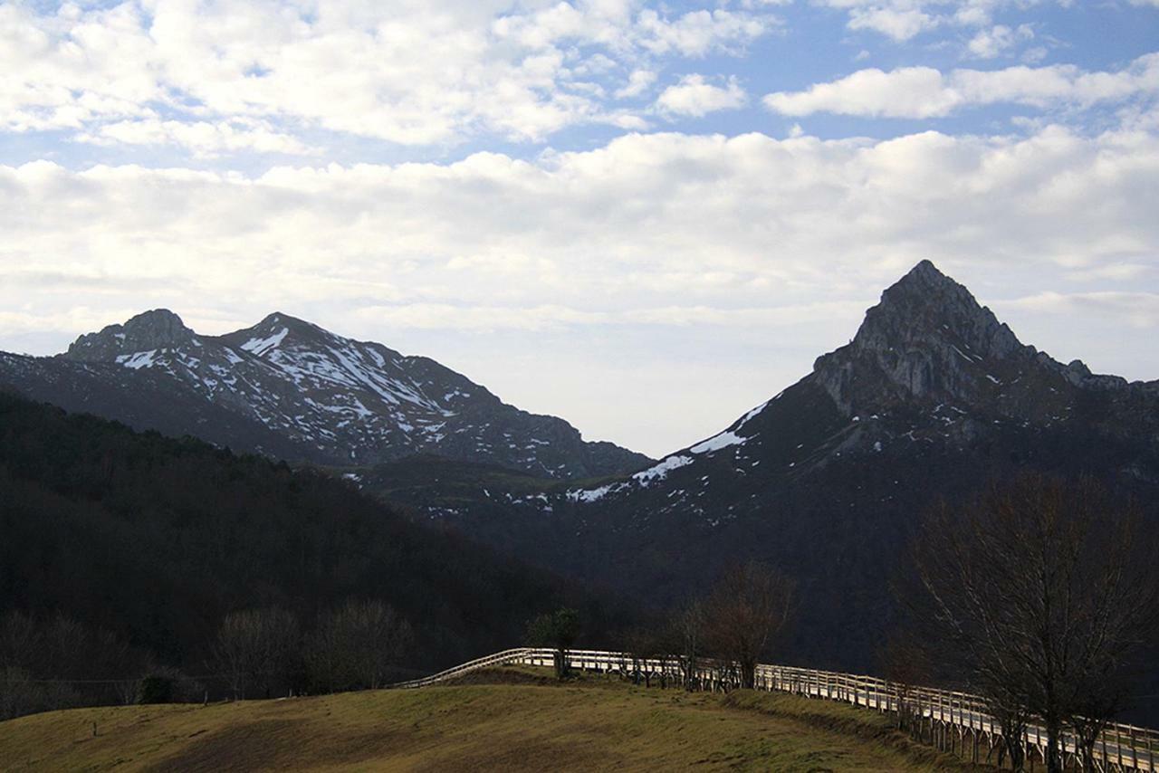 Hotel Rural Llerau ポンガ エクステリア 写真
